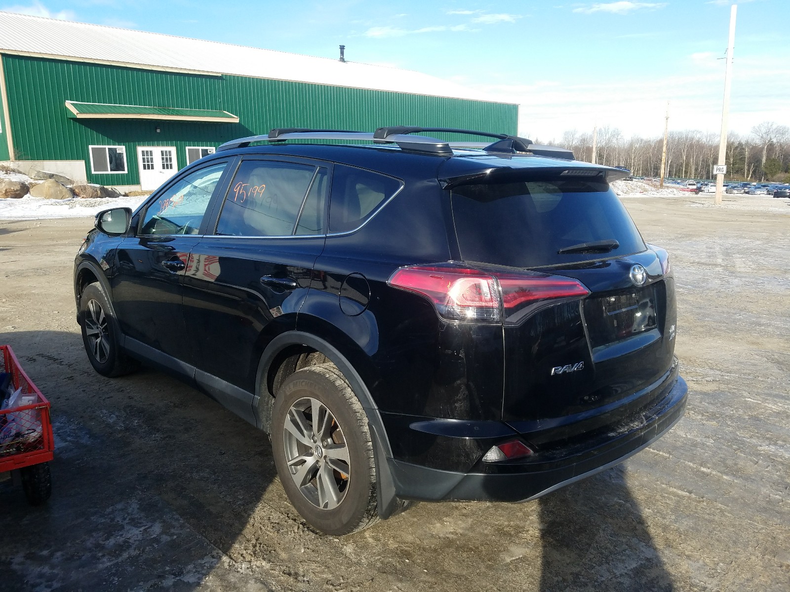 Photo 2 VIN: 2T3RFREV5HW565706 - TOYOTA RAV4 XLE 