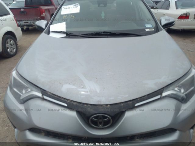 Photo 9 VIN: 2T3RFREV5JW818173 - TOYOTA RAV4 