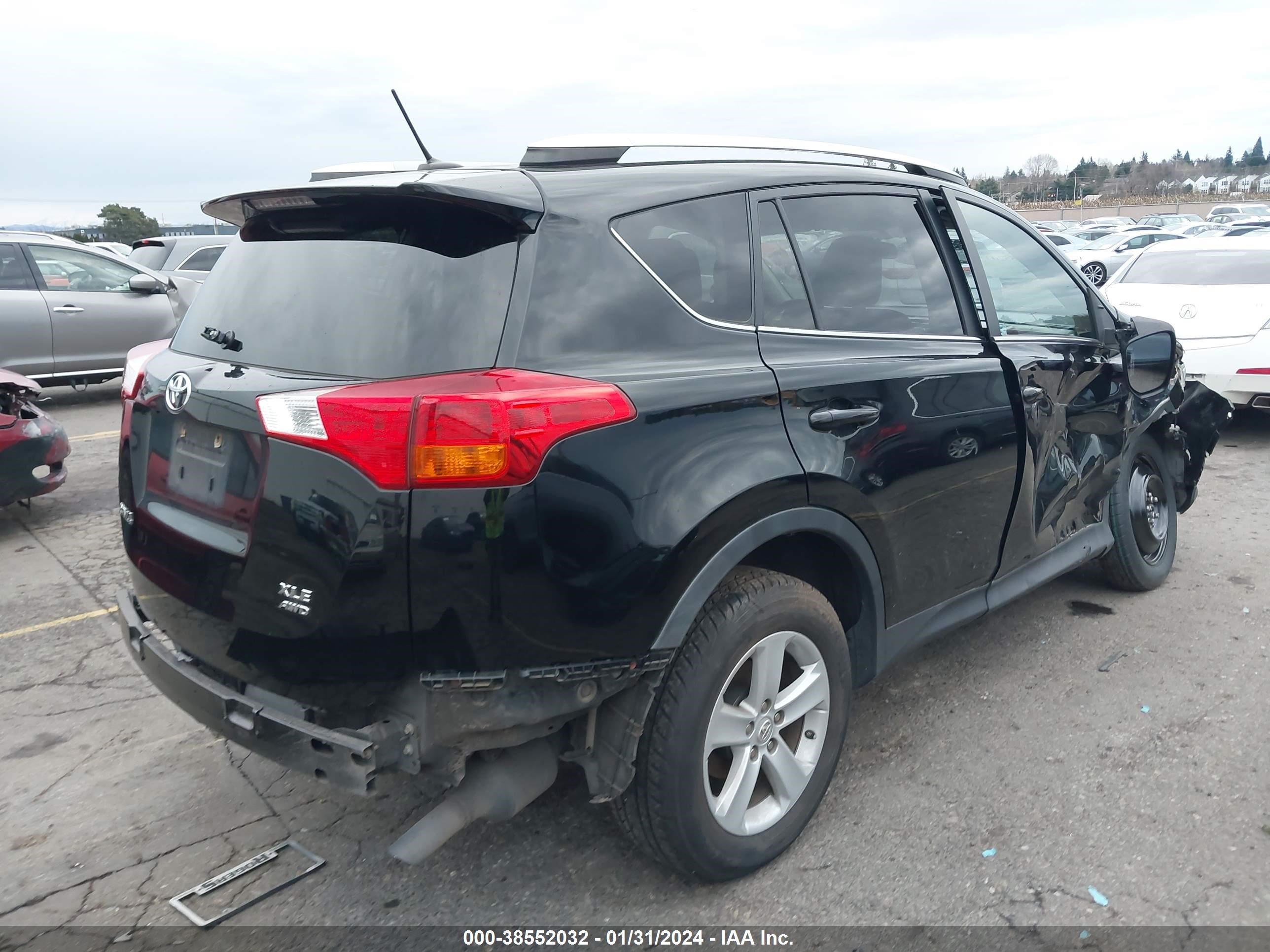 Photo 3 VIN: 2T3RFREV6DW105657 - TOYOTA RAV 4 