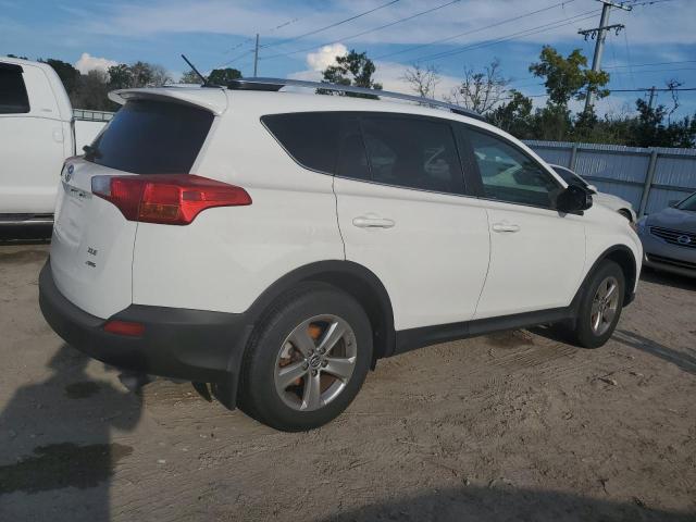 Photo 2 VIN: 2T3RFREV6FW321446 - TOYOTA RAV4 XLE 