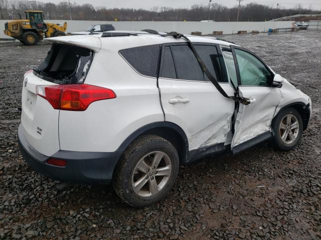 Photo 3 VIN: 2T3RFREV6FW393831 - TOYOTA RAV4 XLE 