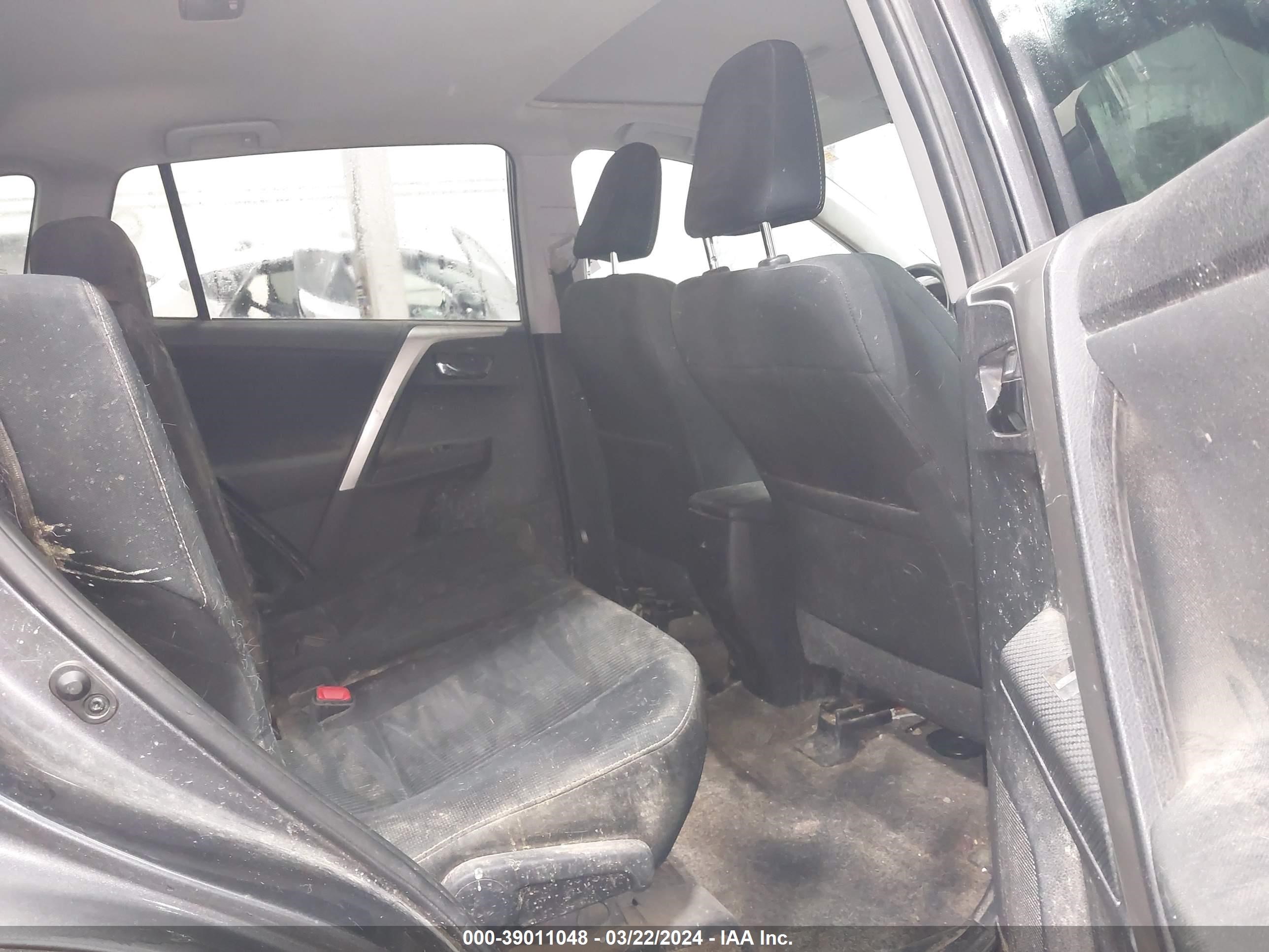 Photo 7 VIN: 2T3RFREV7FW287999 - TOYOTA RAV 4 