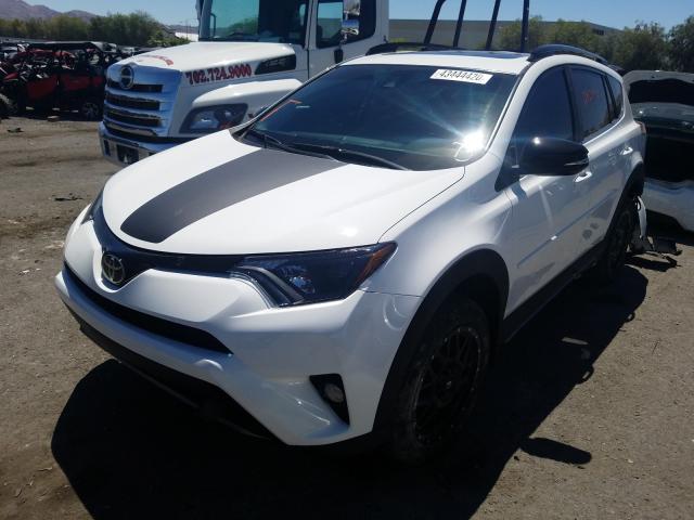 Photo 1 VIN: 2T3RFREV7JW737692 - TOYOTA RAV4 ADVEN 