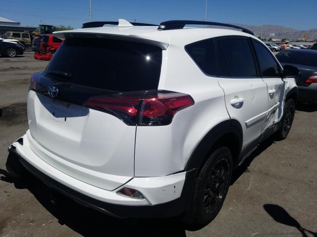 Photo 3 VIN: 2T3RFREV7JW737692 - TOYOTA RAV4 ADVEN 