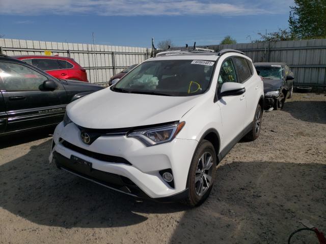 Photo 1 VIN: 2T3RFREV7JW740365 - TOYOTA RAV4 ADVEN 