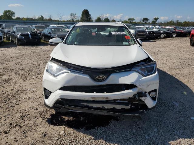 Photo 4 VIN: 2T3RFREV7JW811080 - TOYOTA RAV4 ADVEN 