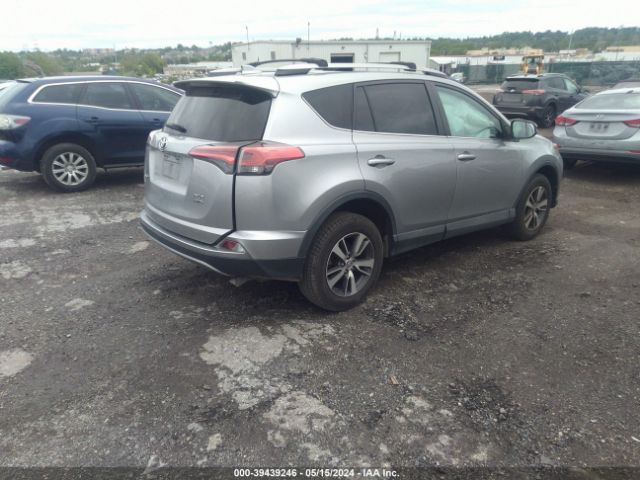 Photo 3 VIN: 2T3RFREV7JW840496 - TOYOTA RAV4 