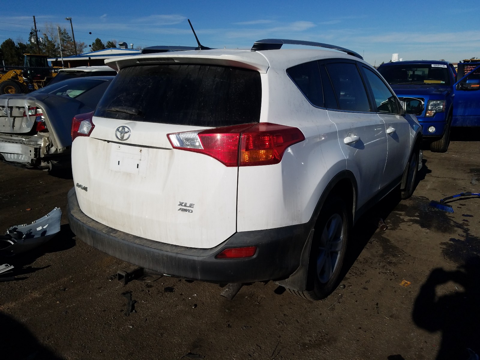 Photo 3 VIN: 2T3RFREV8DW003437 - TOYOTA RAV4 XLE 