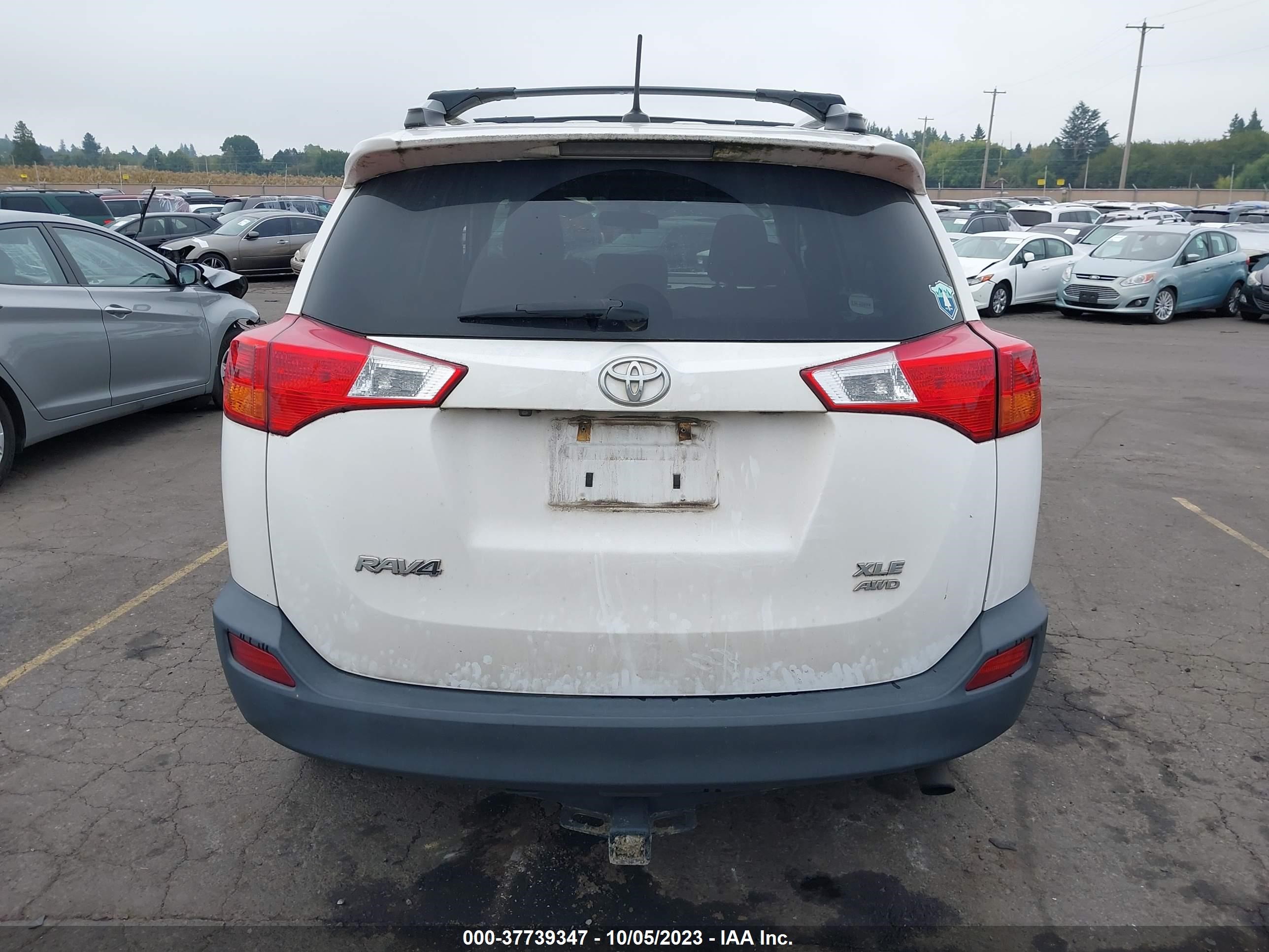 Photo 15 VIN: 2T3RFREV8DW118765 - TOYOTA RAV 4 