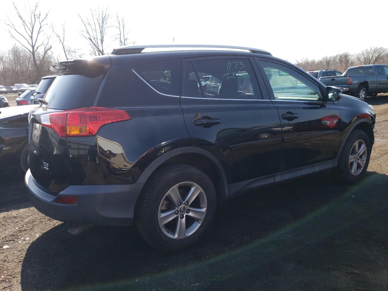 Photo 2 VIN: 2T3RFREV8FW333629 - TOYOTA RAV 4 