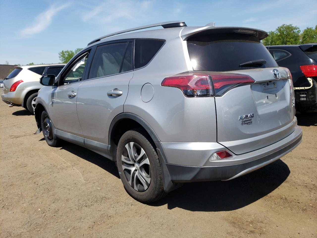 Photo 1 VIN: 2T3RFREV8JW712963 - TOYOTA RAV 4 