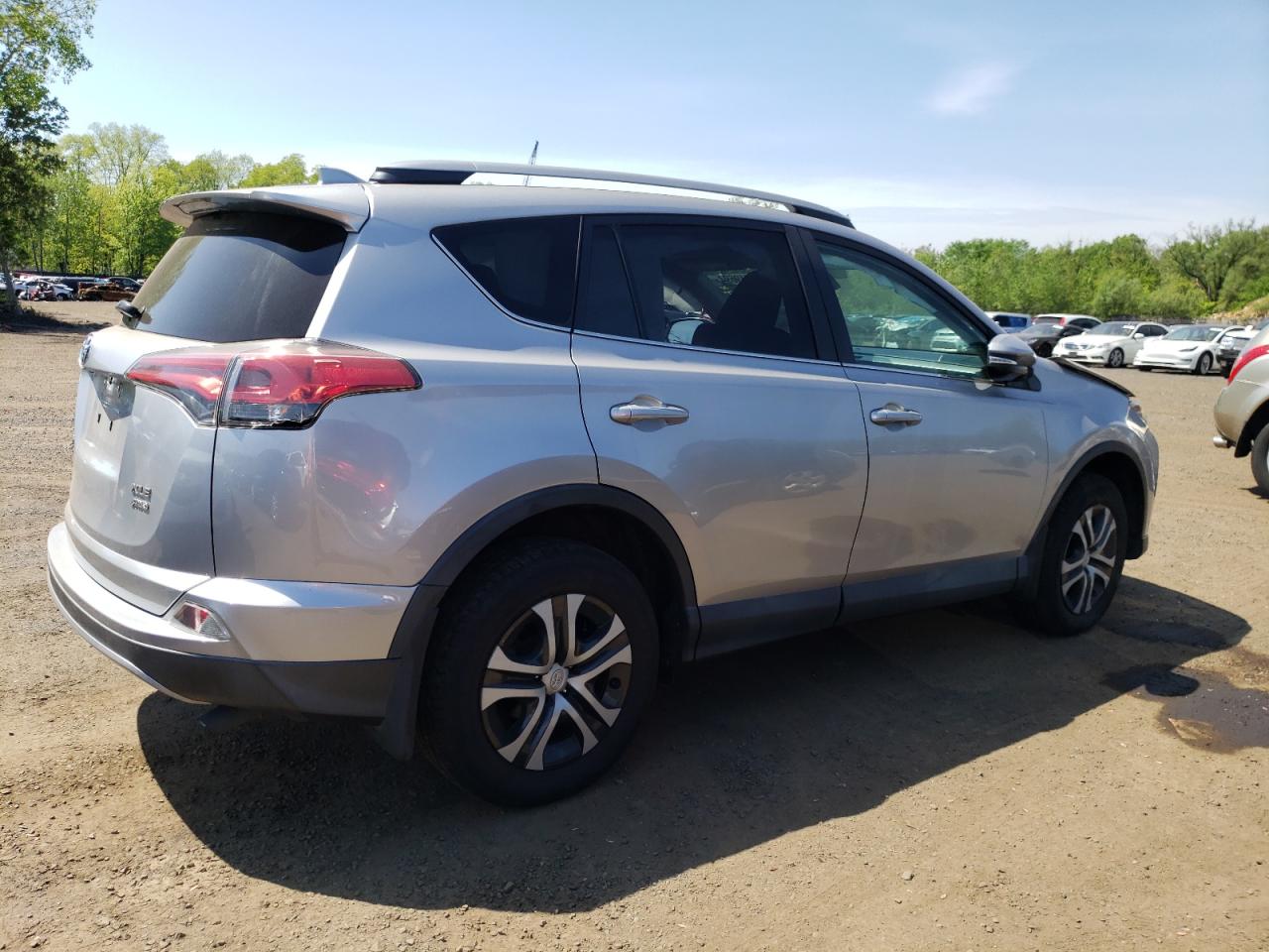 Photo 2 VIN: 2T3RFREV8JW712963 - TOYOTA RAV 4 