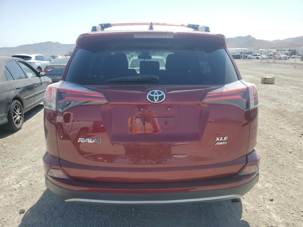 Photo 5 VIN: 2T3RFREV8JW784357 - TOYOTA RAV 4 