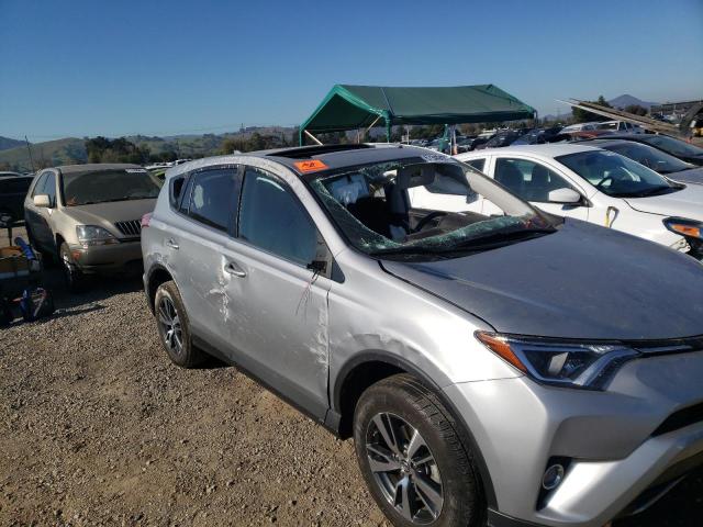 Photo 9 VIN: 2T3RFREV8JW813565 - TOYOTA RAV4 ADVEN 