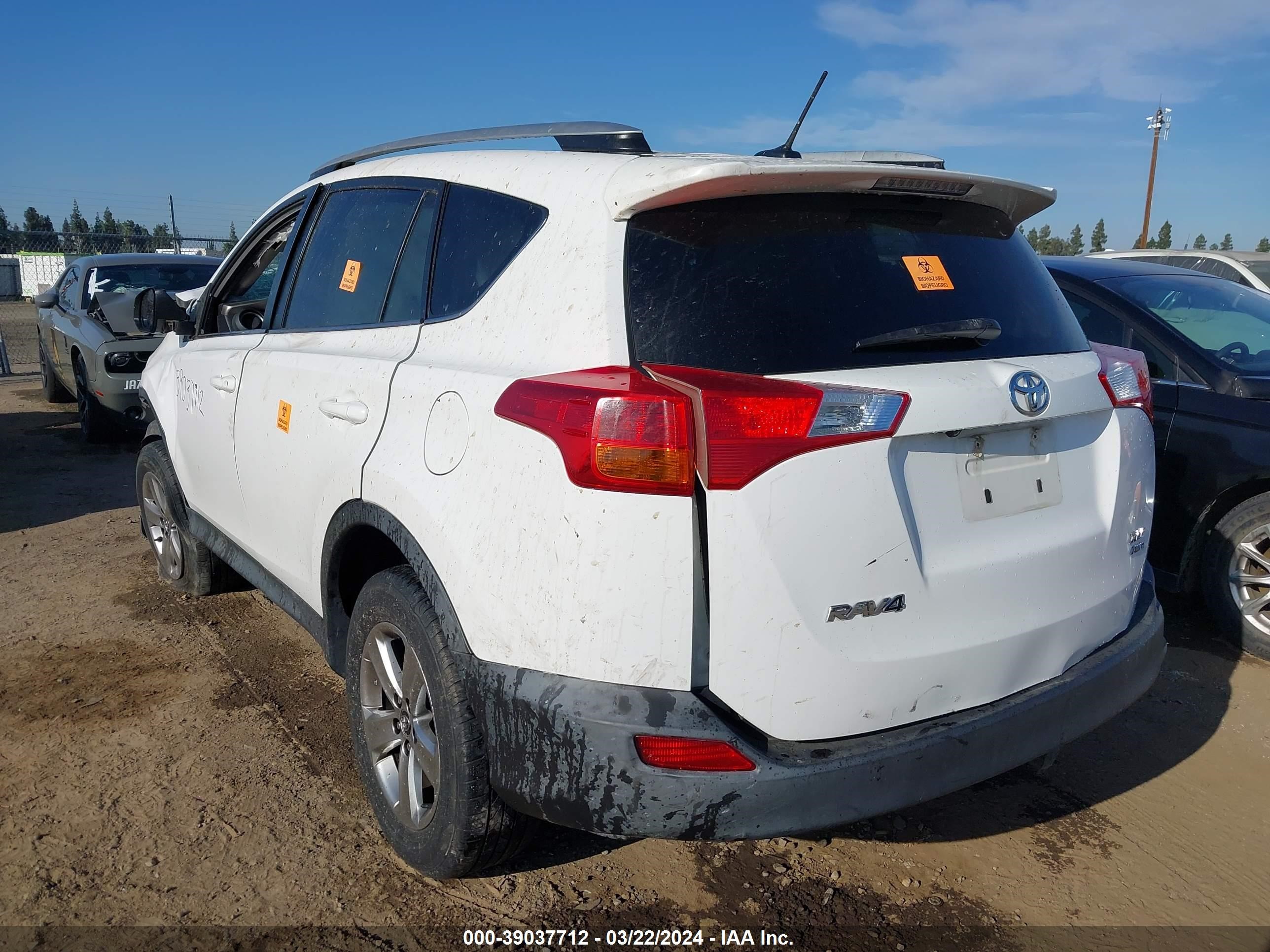 Photo 2 VIN: 2T3RFREV9FW341643 - TOYOTA RAV 4 