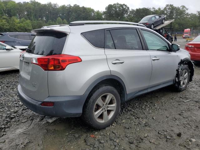 Photo 2 VIN: 2T3RFREV9FW355946 - TOYOTA RAV4 XLE 