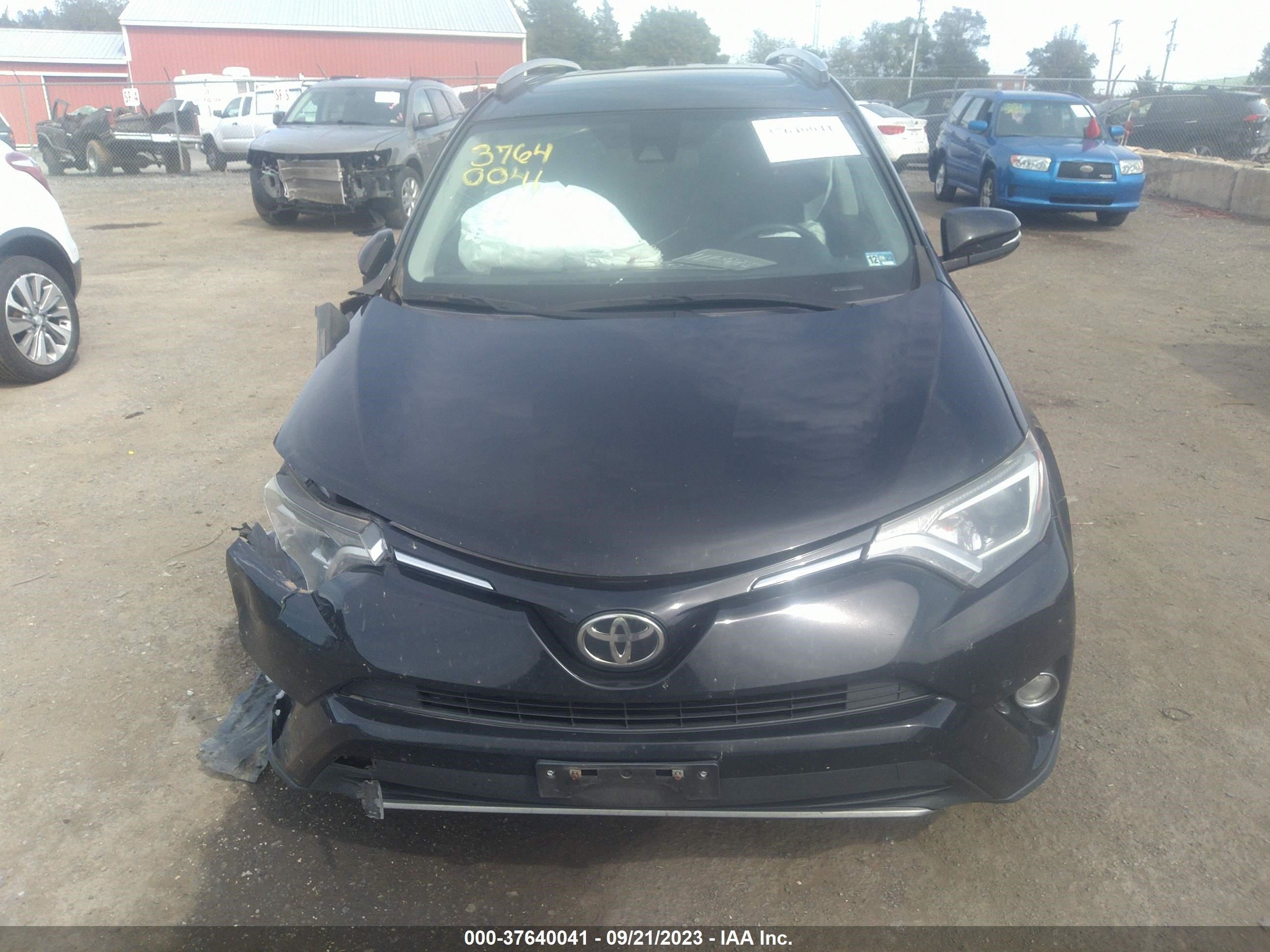 Photo 10 VIN: 2T3RFREV9HW644246 - TOYOTA RAV 4 