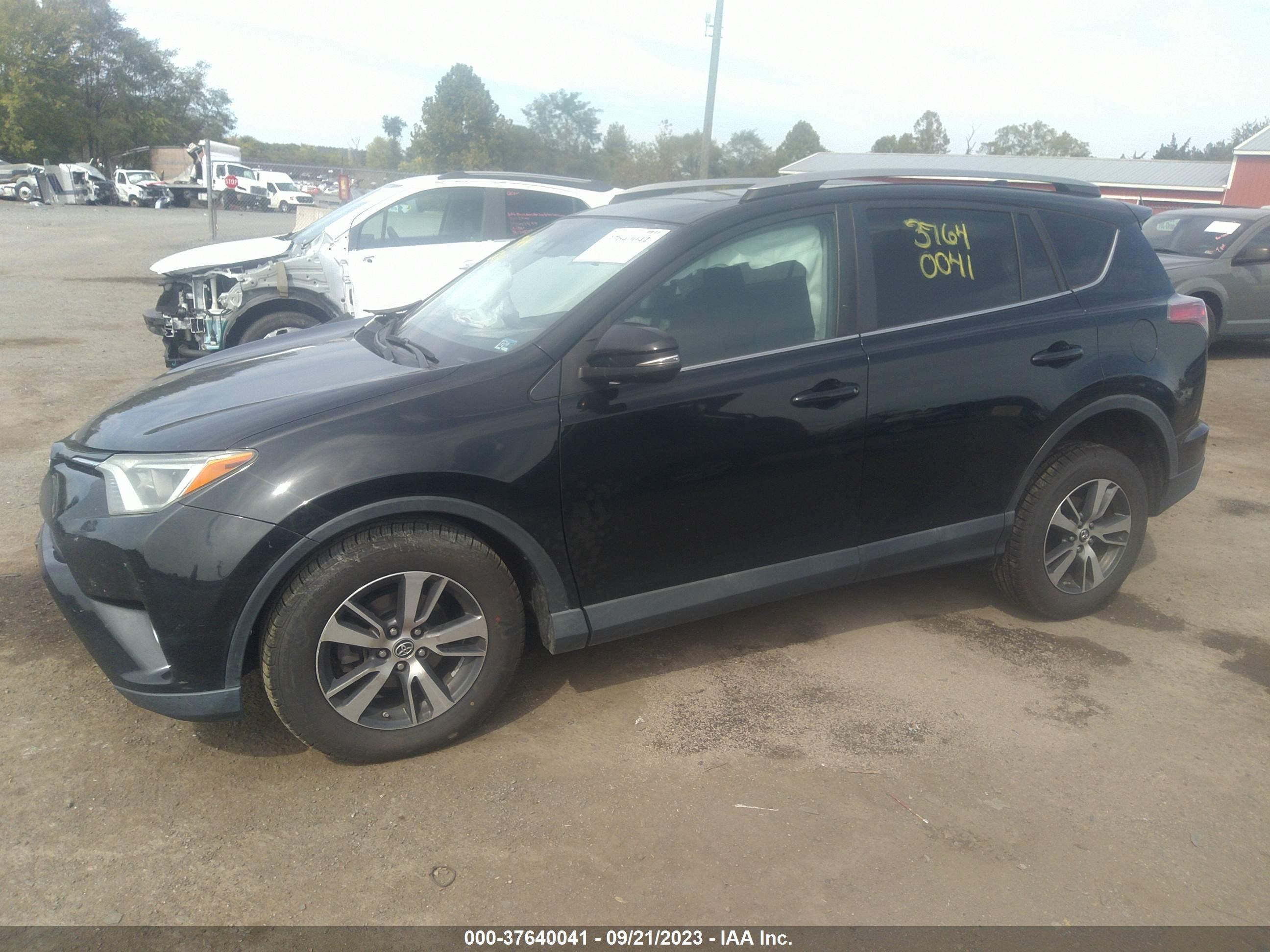 Photo 12 VIN: 2T3RFREV9HW644246 - TOYOTA RAV 4 