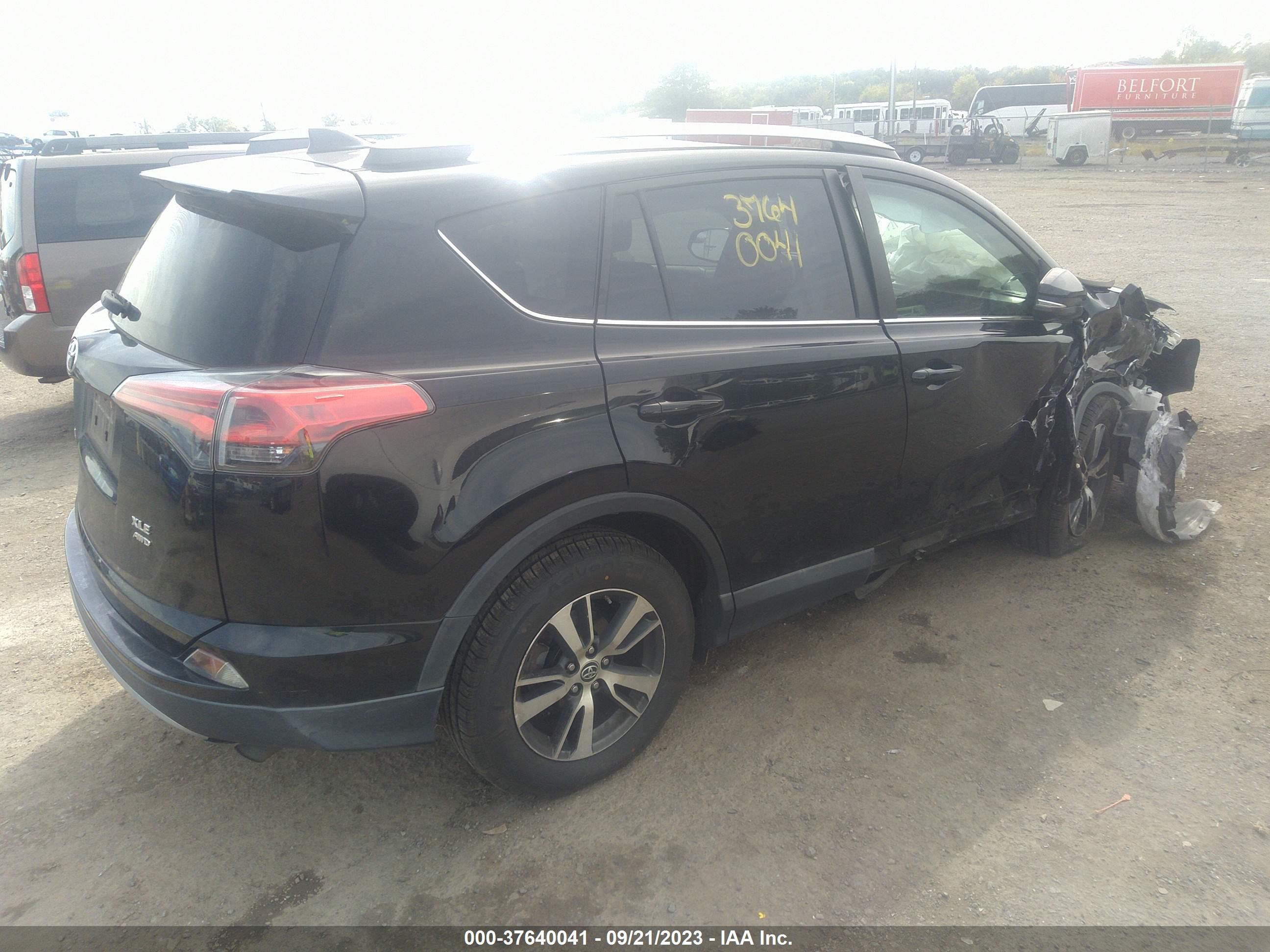 Photo 3 VIN: 2T3RFREV9HW644246 - TOYOTA RAV 4 