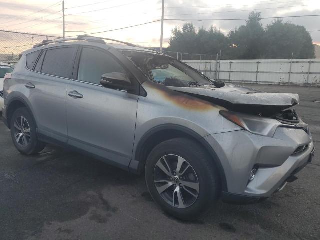 Photo 3 VIN: 2T3RFREV9HW688487 - TOYOTA RAV4 XLE 