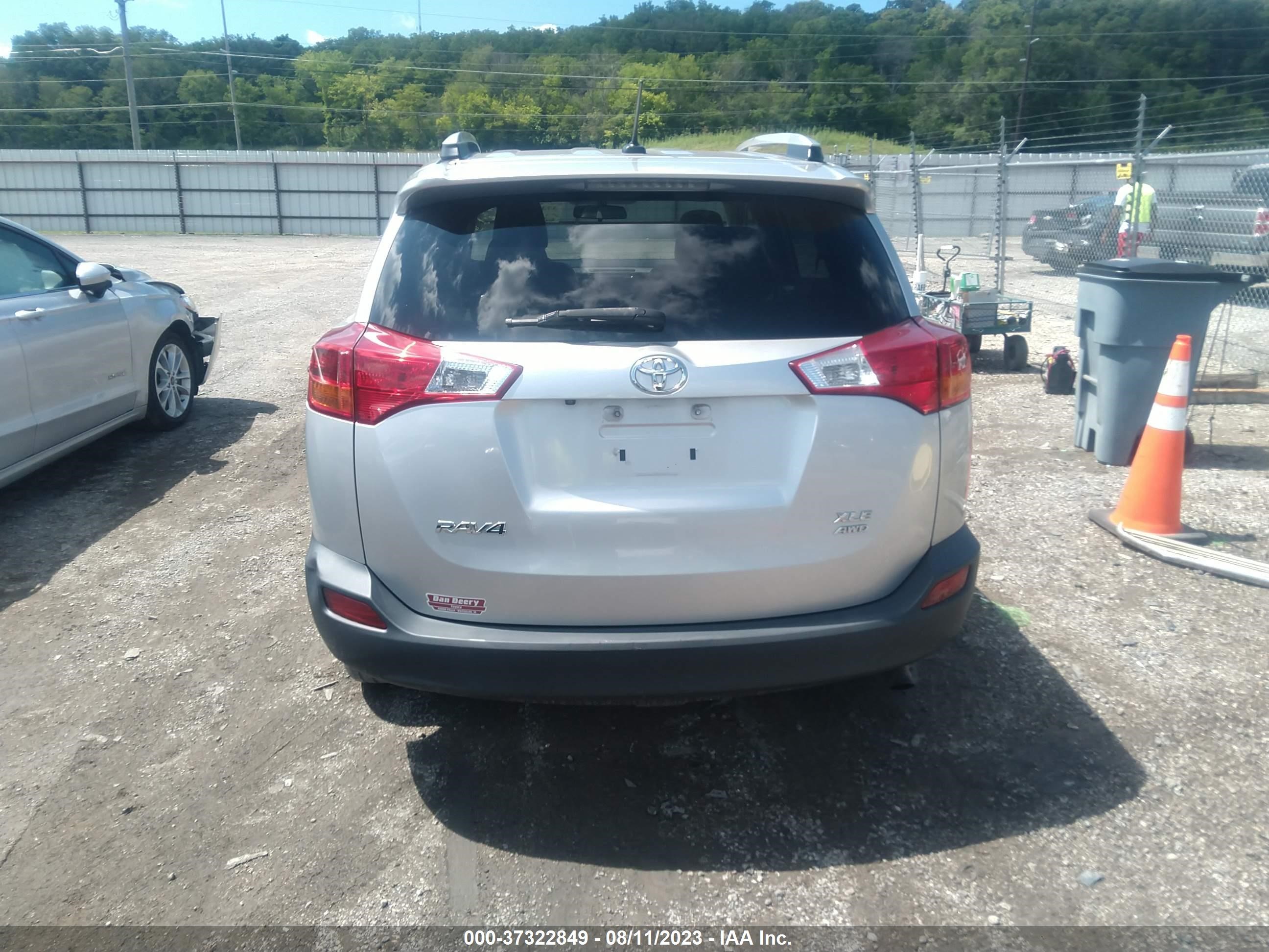 Photo 15 VIN: 2T3RFREVXEW127839 - TOYOTA RAV 4 