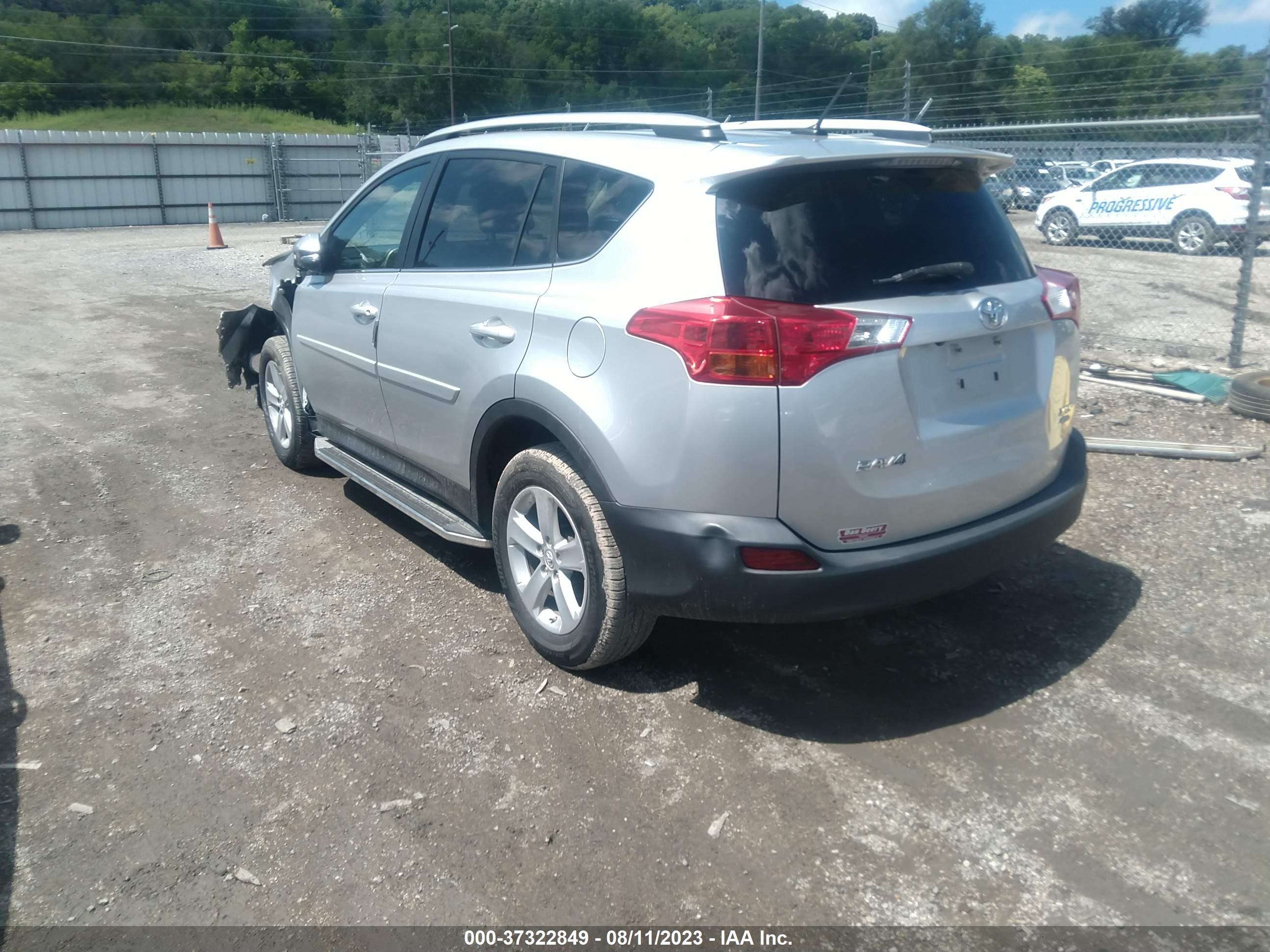 Photo 2 VIN: 2T3RFREVXEW127839 - TOYOTA RAV 4 