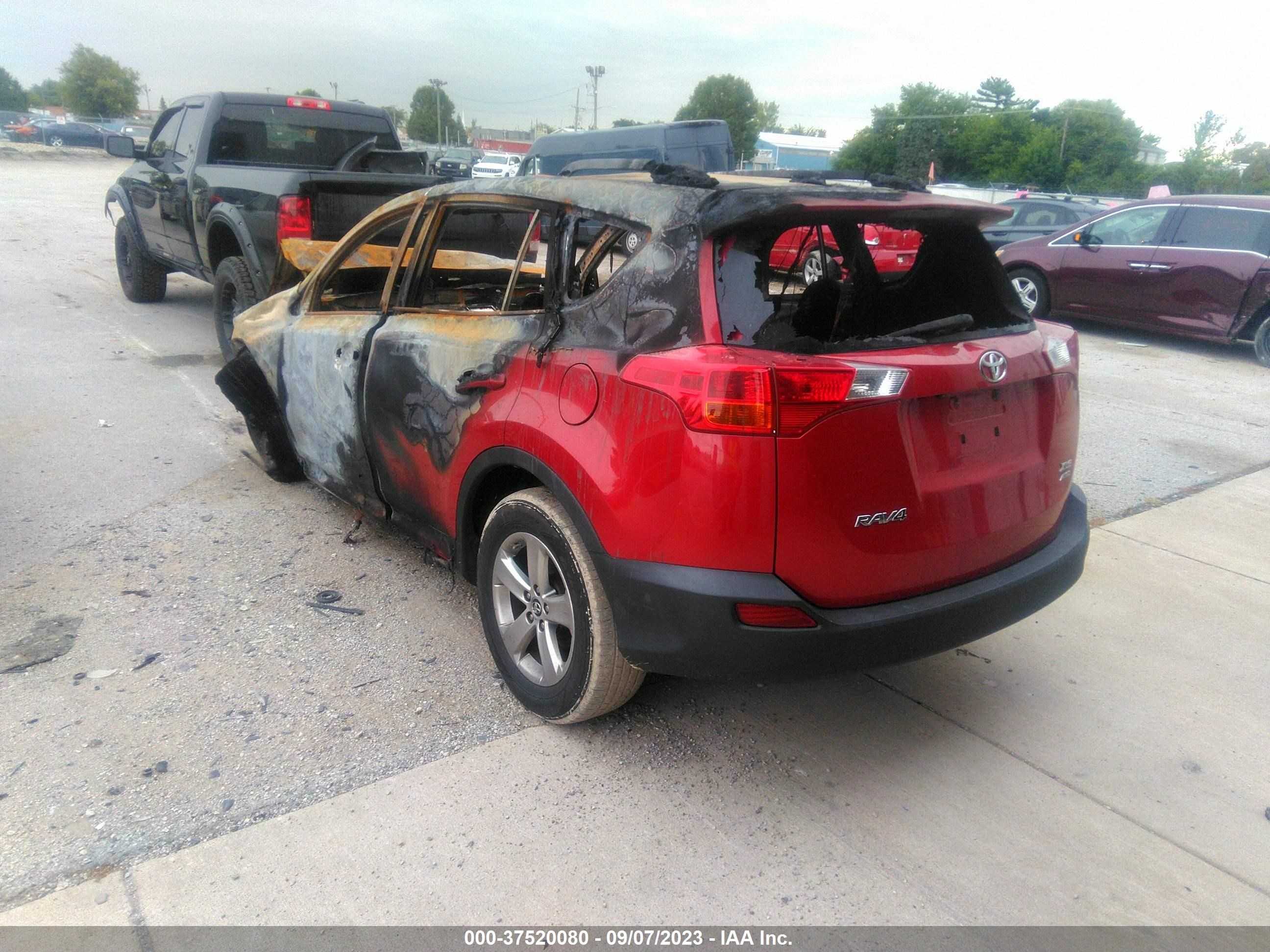 Photo 2 VIN: 2T3RFREVXFW229532 - TOYOTA RAV 4 