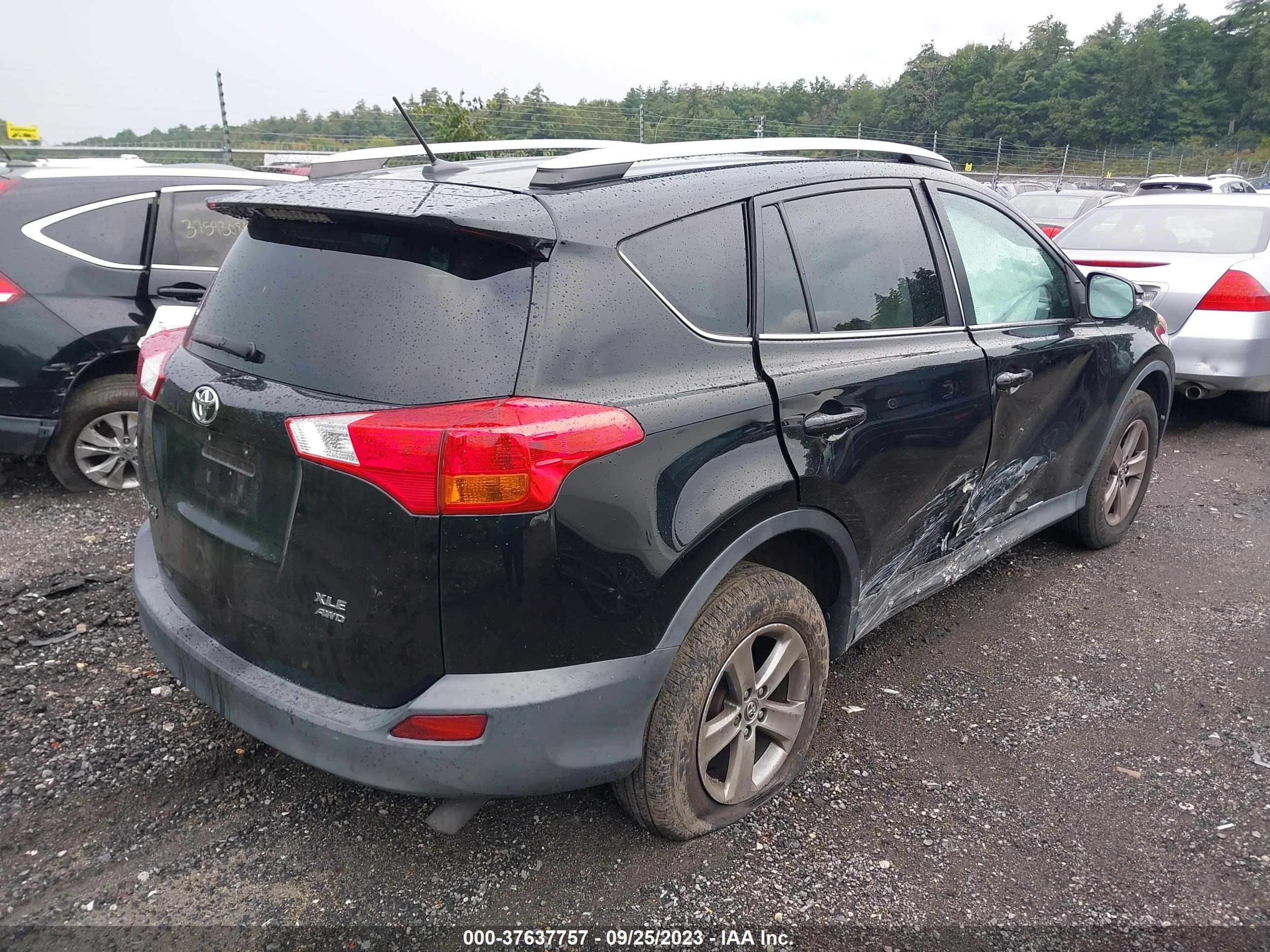 Photo 3 VIN: 2T3RFREVXFW232656 - TOYOTA RAV 4 