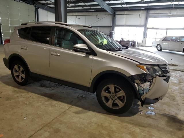 Photo 3 VIN: 2T3RFREVXFW398868 - TOYOTA RAV4 XLE 