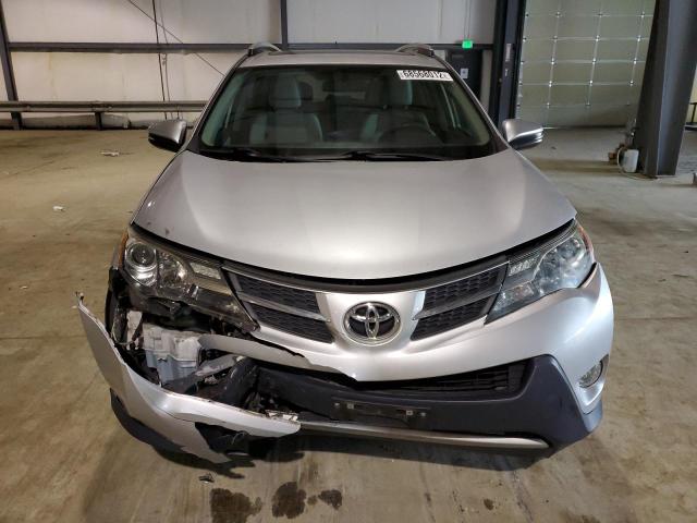 Photo 4 VIN: 2T3RFREVXFW398868 - TOYOTA RAV4 XLE 