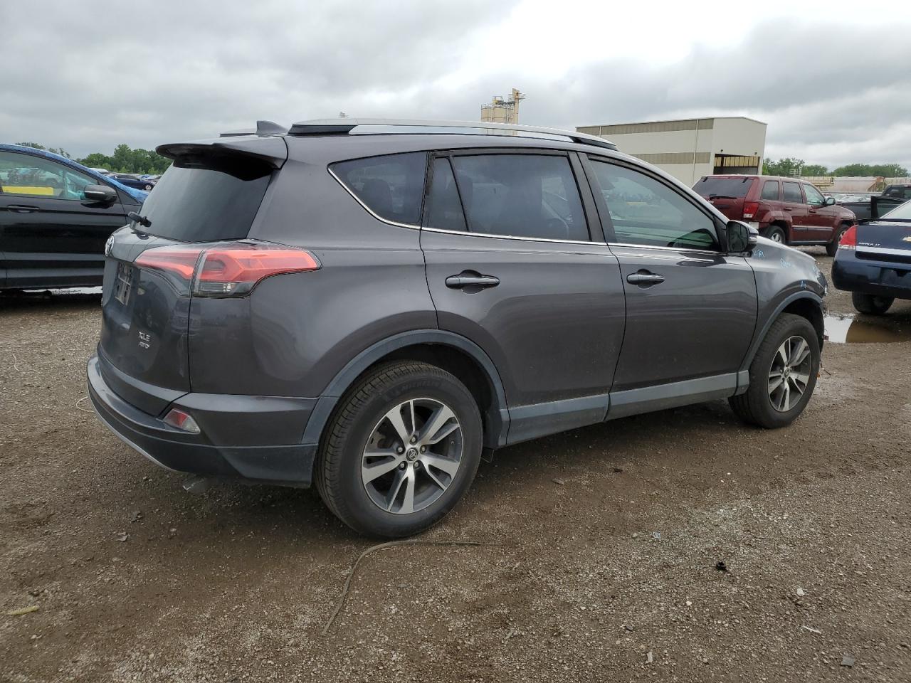 Photo 2 VIN: 2T3RFREVXHW547802 - TOYOTA RAV 4 