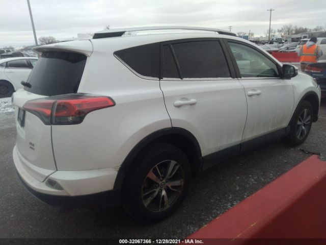 Photo 3 VIN: 2T3RFREVXJW705965 - TOYOTA RAV4 