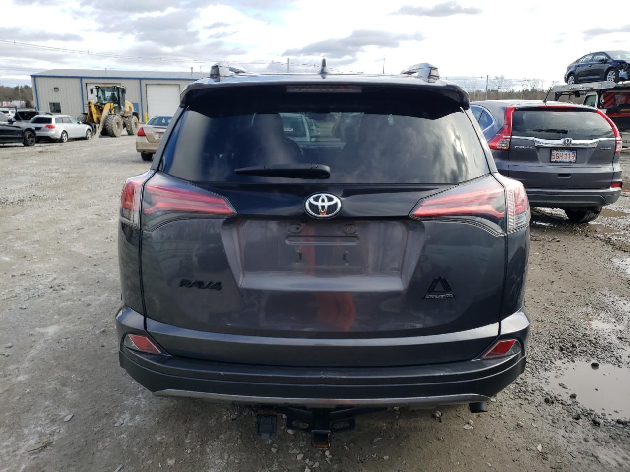 Photo 5 VIN: 2T3RFREVXJW726380 - TOYOTA RAV 4 