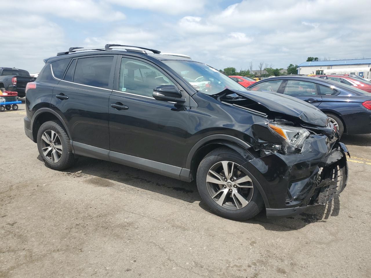 Photo 3 VIN: 2T3RFREVXJW814006 - TOYOTA RAV 4 