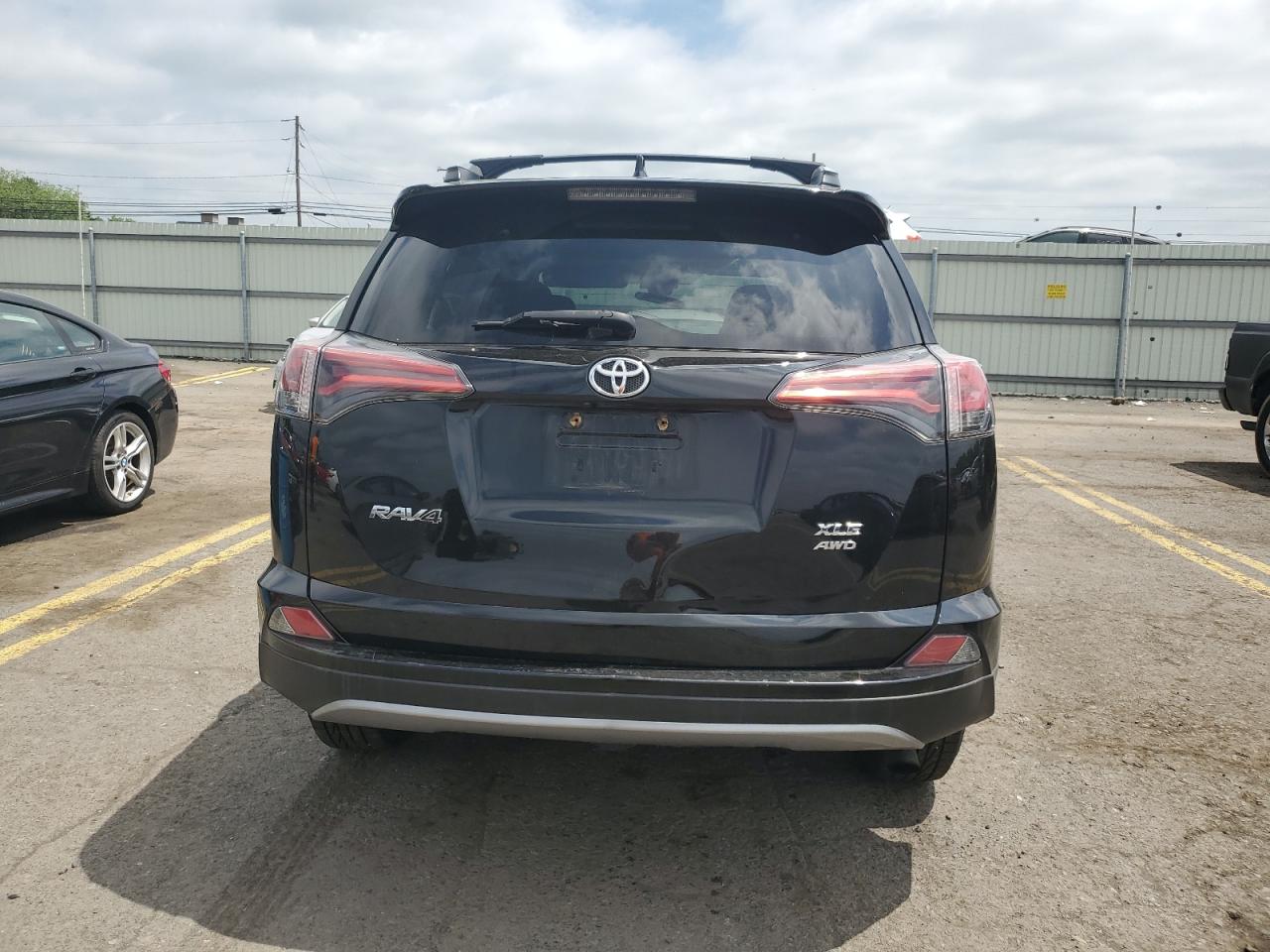 Photo 5 VIN: 2T3RFREVXJW814006 - TOYOTA RAV 4 