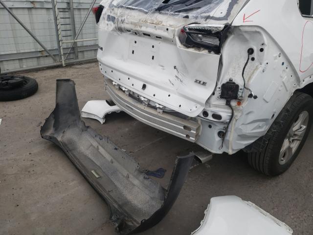 Photo 8 VIN: 2T3W1RFV0LC058917 - TOYOTA RAV4 XLE 