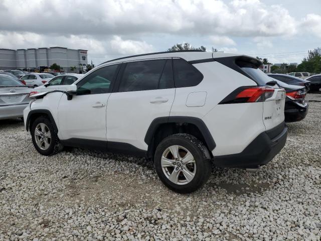 Photo 1 VIN: 2T3W1RFV0MC136940 - TOYOTA RAV4 XLE 