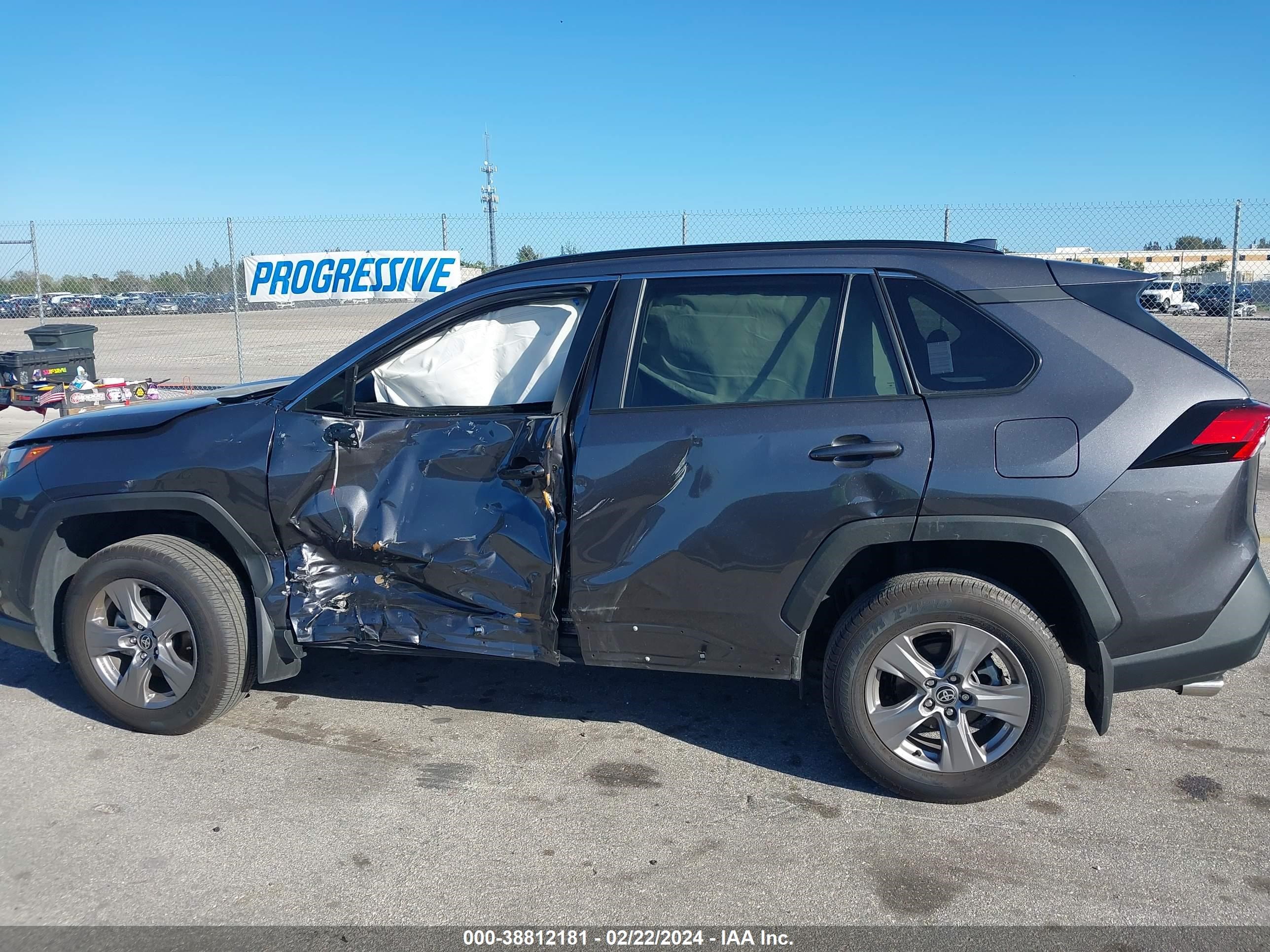 Photo 13 VIN: 2T3W1RFV0RC254025 - TOYOTA RAV 4 