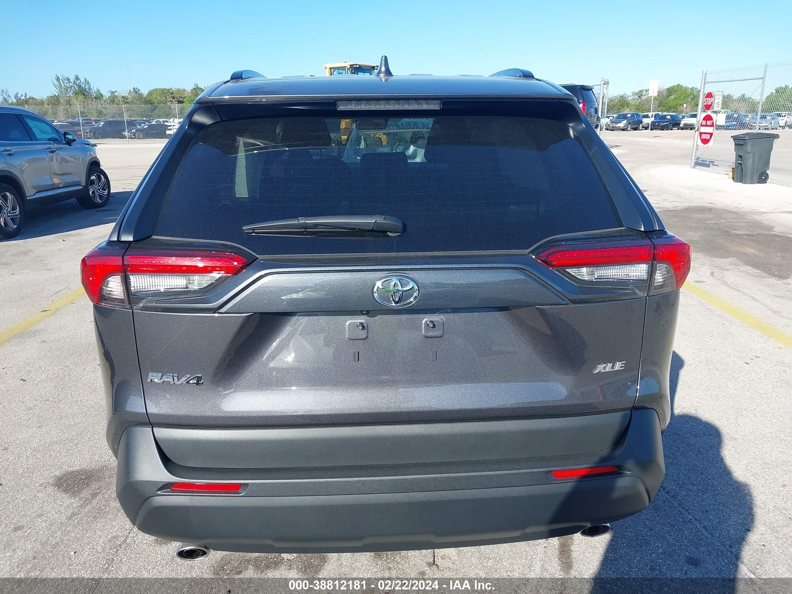 Photo 15 VIN: 2T3W1RFV0RC254025 - TOYOTA RAV 4 