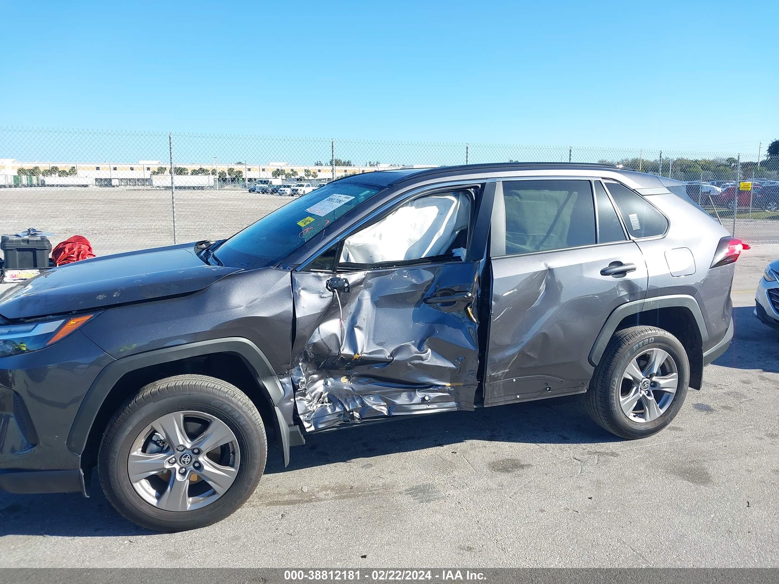 Photo 5 VIN: 2T3W1RFV0RC254025 - TOYOTA RAV 4 