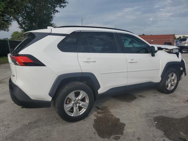 Photo 2 VIN: 2T3W1RFV1MC167856 - TOYOTA RAV4 XLE 