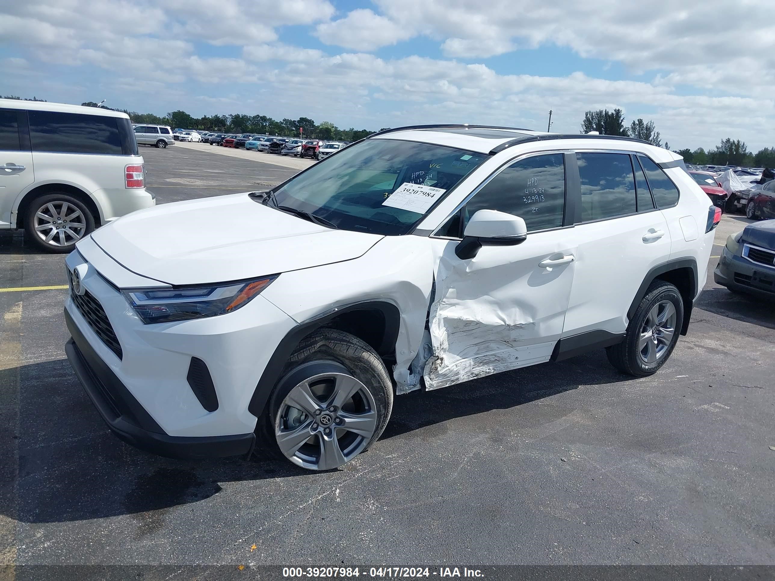 Photo 1 VIN: 2T3W1RFV1RW329913 - TOYOTA RAV 4 