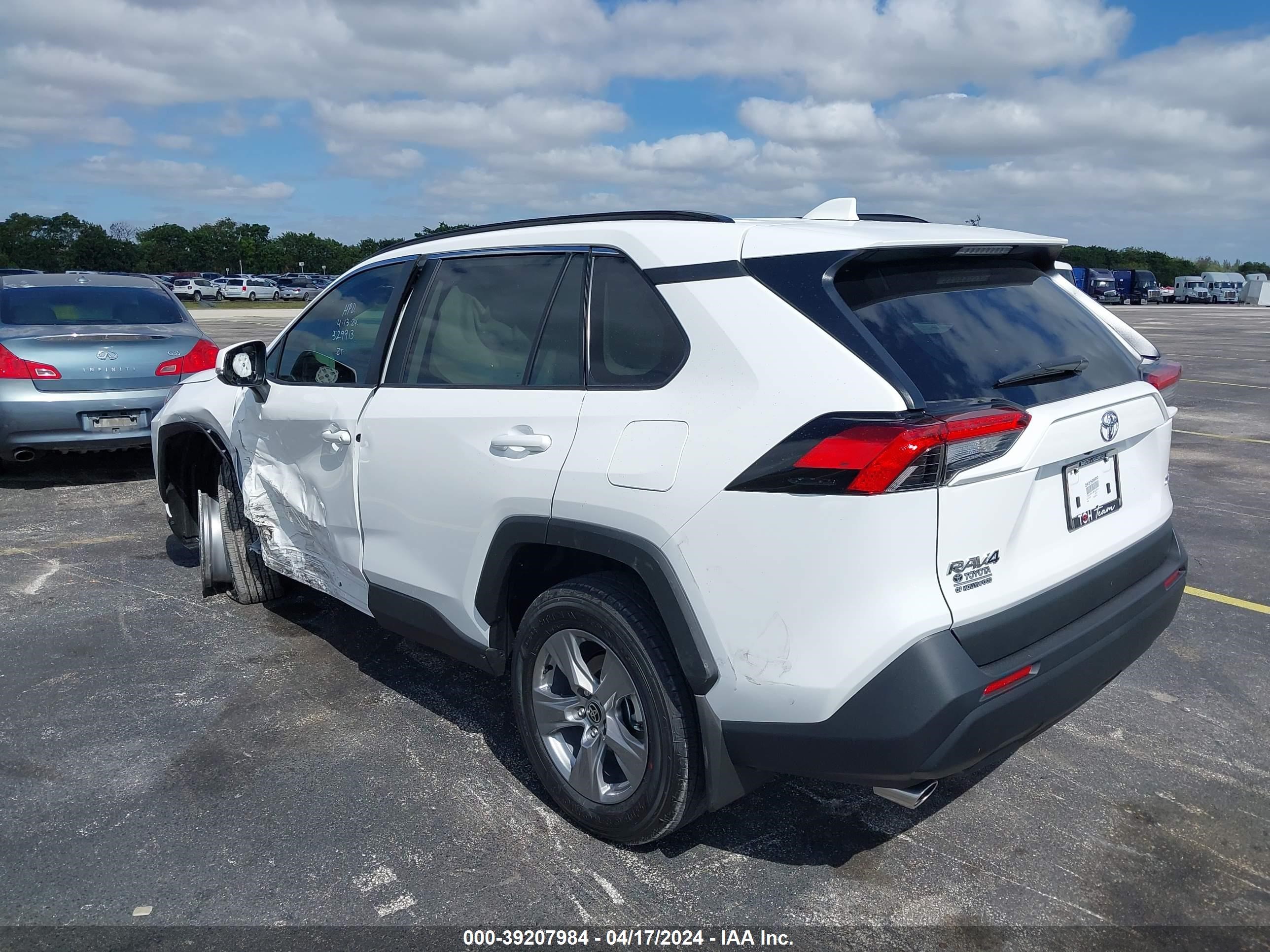 Photo 2 VIN: 2T3W1RFV1RW329913 - TOYOTA RAV 4 