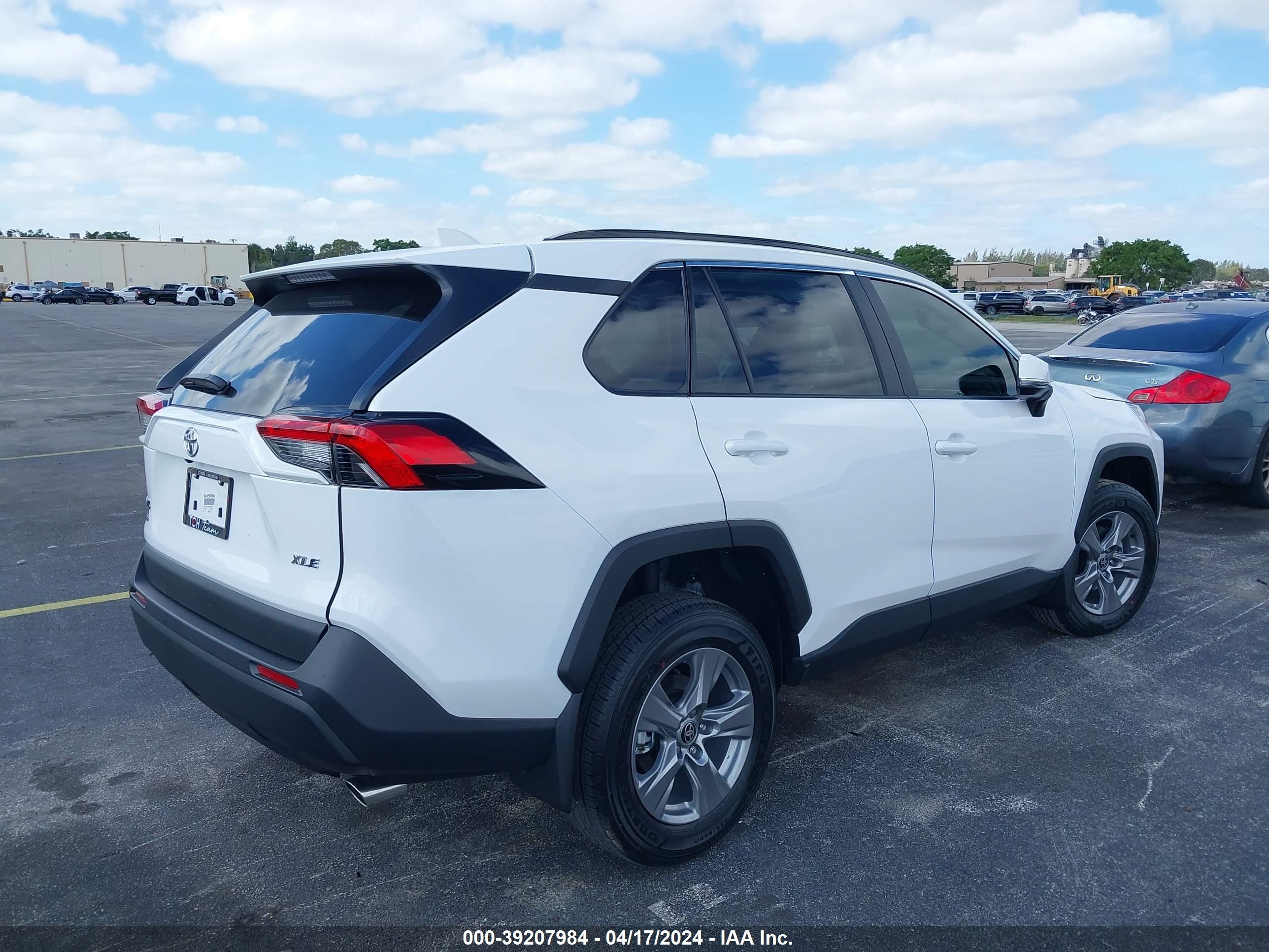 Photo 3 VIN: 2T3W1RFV1RW329913 - TOYOTA RAV 4 