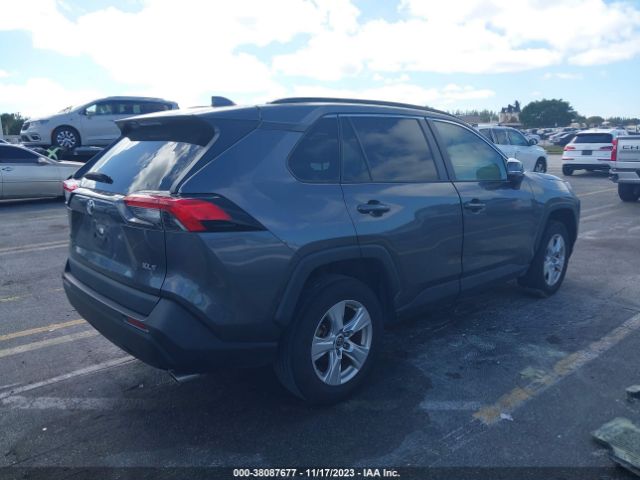 Photo 3 VIN: 2T3W1RFV3MC111398 - TOYOTA RAV4 