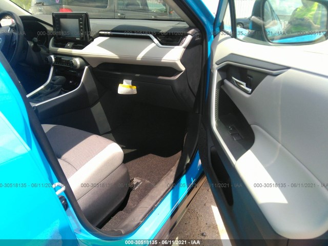 Photo 4 VIN: 2T3W1RFV4MC091520 - TOYOTA RAV4 