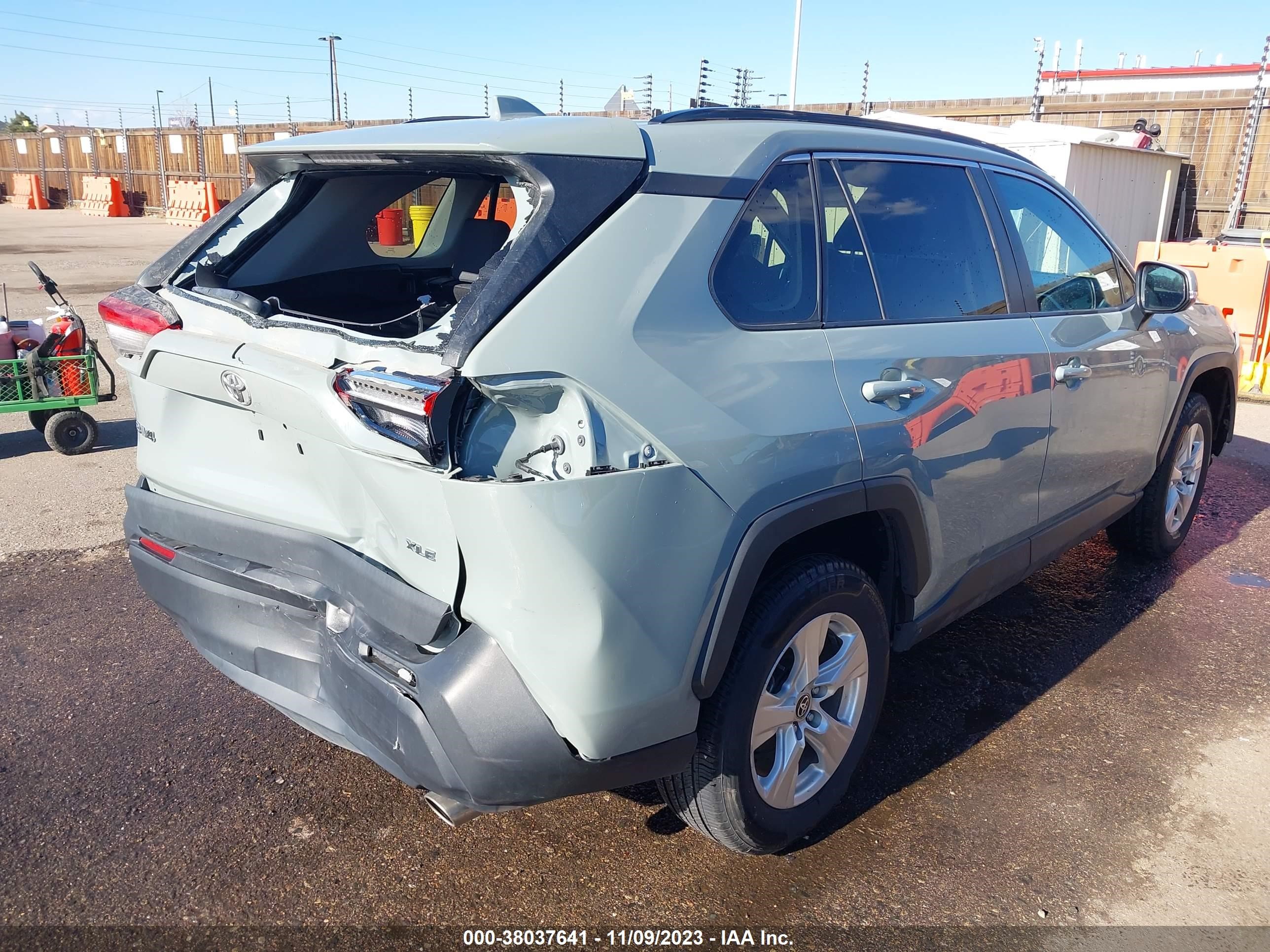 Photo 3 VIN: 2T3W1RFV4MW157319 - TOYOTA RAV 4 