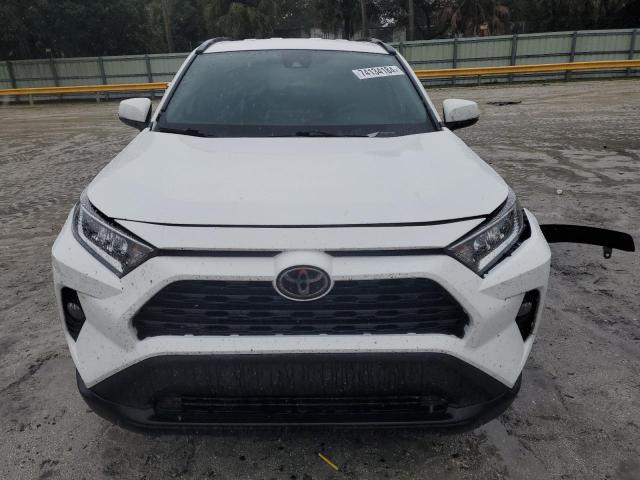 Photo 4 VIN: 2T3W1RFV6MC121746 - TOYOTA RAV4 XLE 