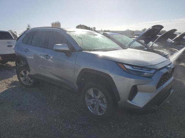 Photo 3 VIN: 2T3W1RFV6NC188512 - TOYOTA RAV4 XLE 