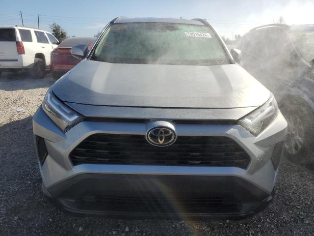 Photo 4 VIN: 2T3W1RFV6NC188512 - TOYOTA RAV4 XLE 